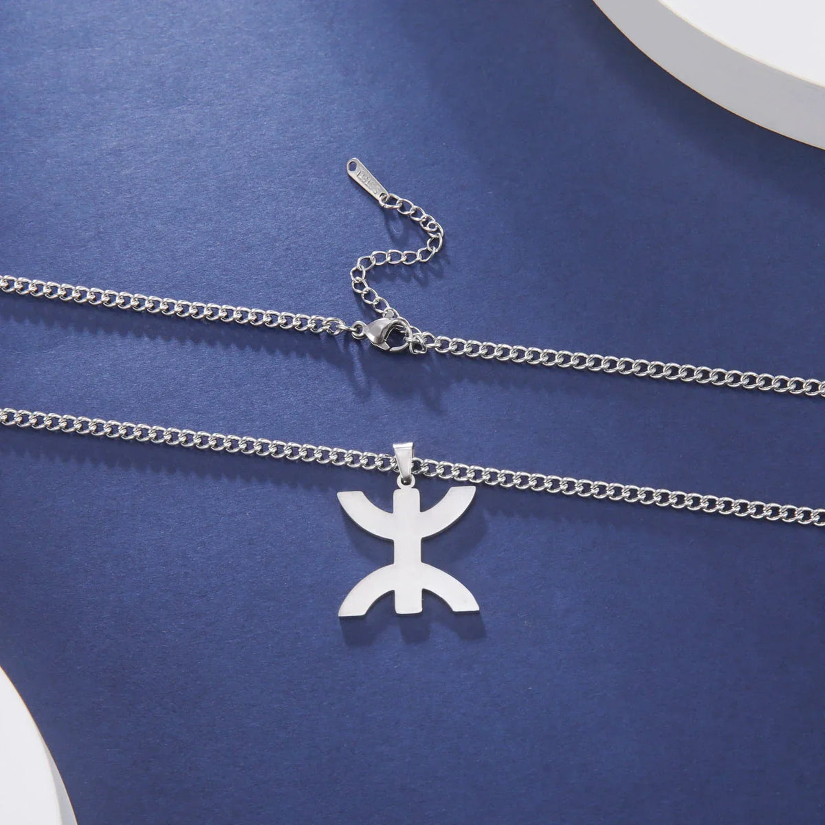 Necklace with symbolic Berber "yaz" Arabic pendant for women, silver