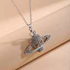 Collier avec Pendentif Tête de Mort en Strass