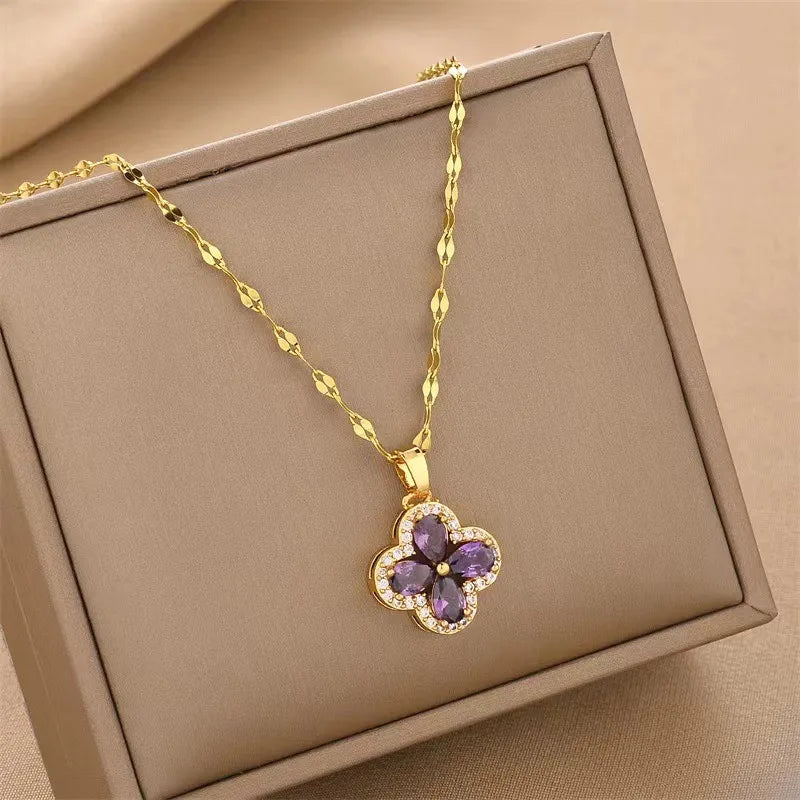 Collier avec Pendentif Trèfle à 4 Feuilles en Zircon Violet