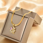 Collier avec Pendentif Trèfle à 4 feuilles Porte Bonheur et Zircon