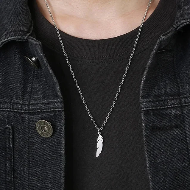 Men's understated feather pendant necklace