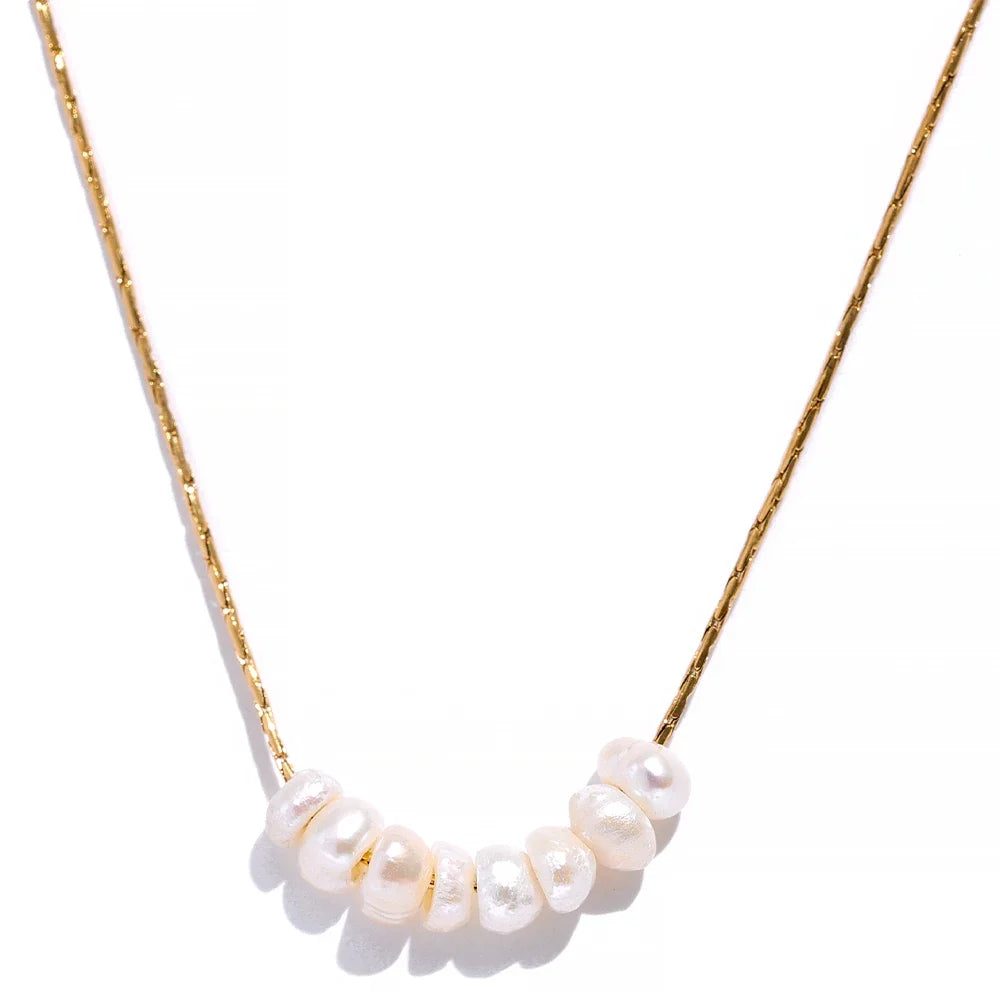 Necklace with Natural Pearls gold