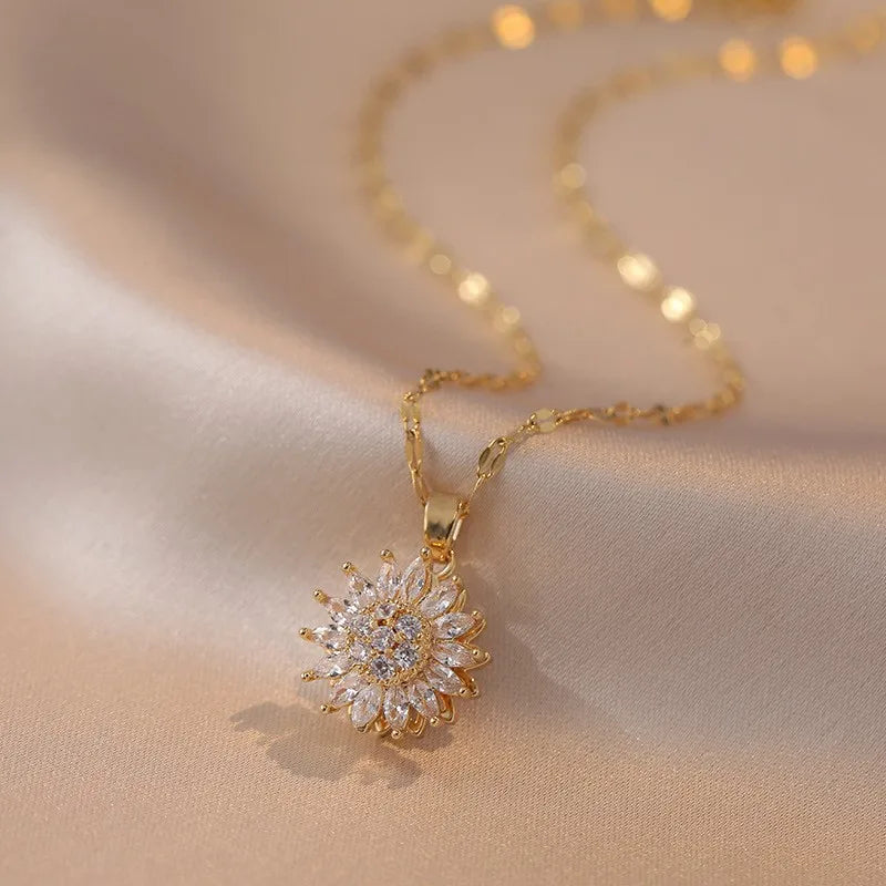 Pendant Necklace with Zircon Flower a