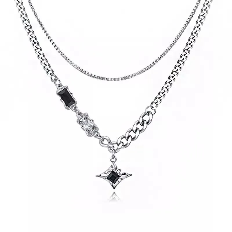 Collier Pendentif  Etoile avec Pierre en Zircon