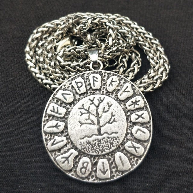 Колье с подвеской Yggdrasil  серебристое