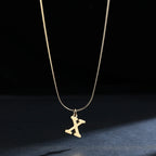 Женское колье-чокер с подвеской в виде начальной буквы x