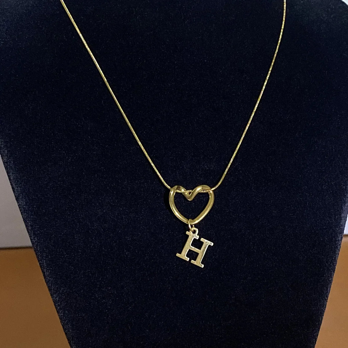 Choker necklace with initial and heart pendant - letter