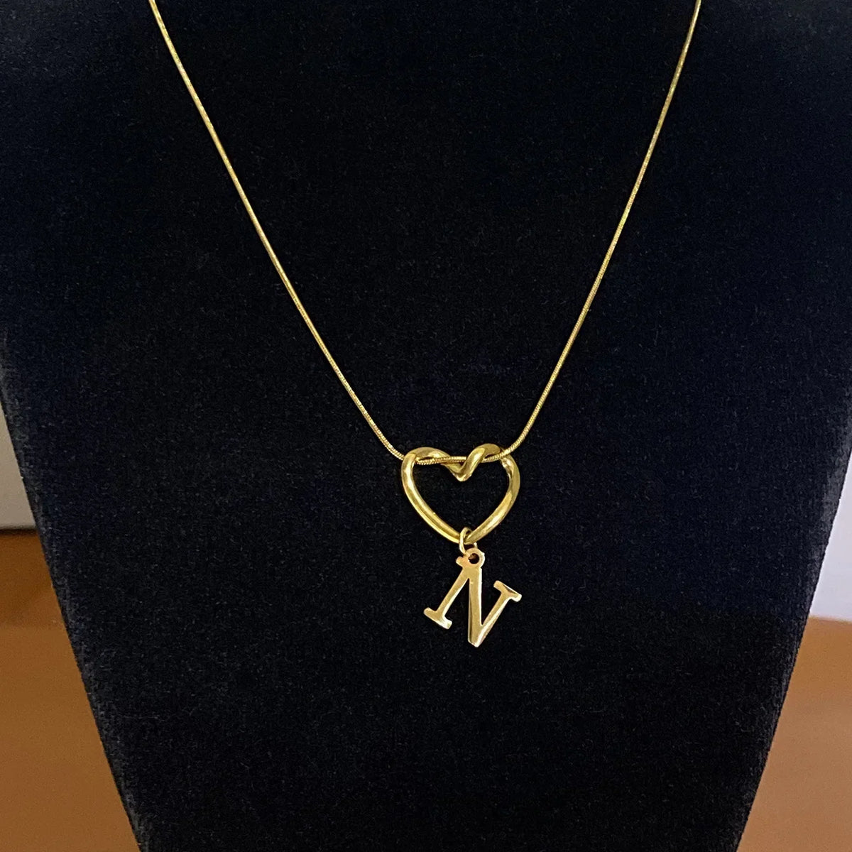 Choker necklace with initial and heart pendant - letter