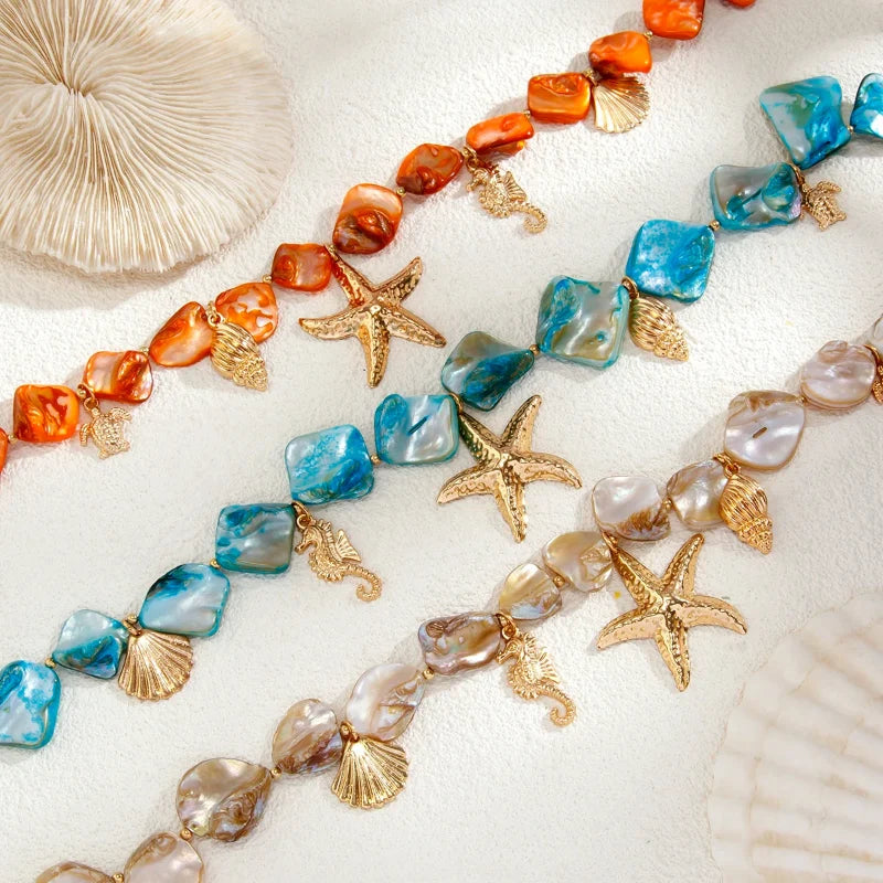 Collier Ras de Cou avec Pendentifs Coquillages Etoile de Mer beige