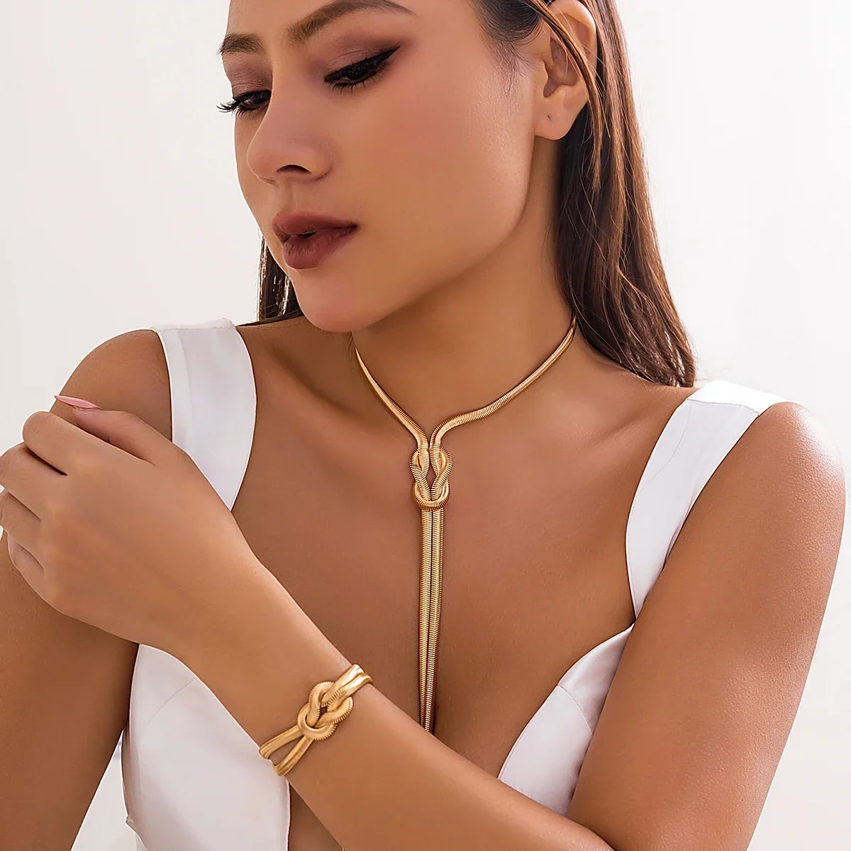 Long Necklace for Neckline & Its Knot Bracelet